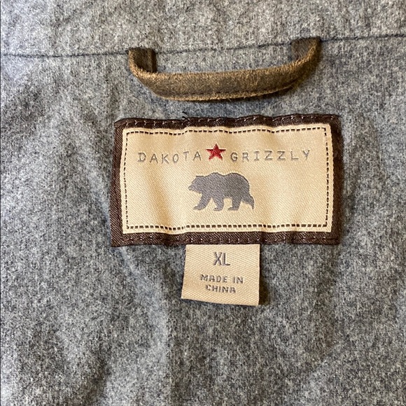 Dakota Grizzly shirt - Picture 4 of 5